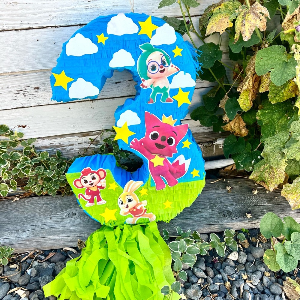 pinkfong wonderstar friends number three piñata